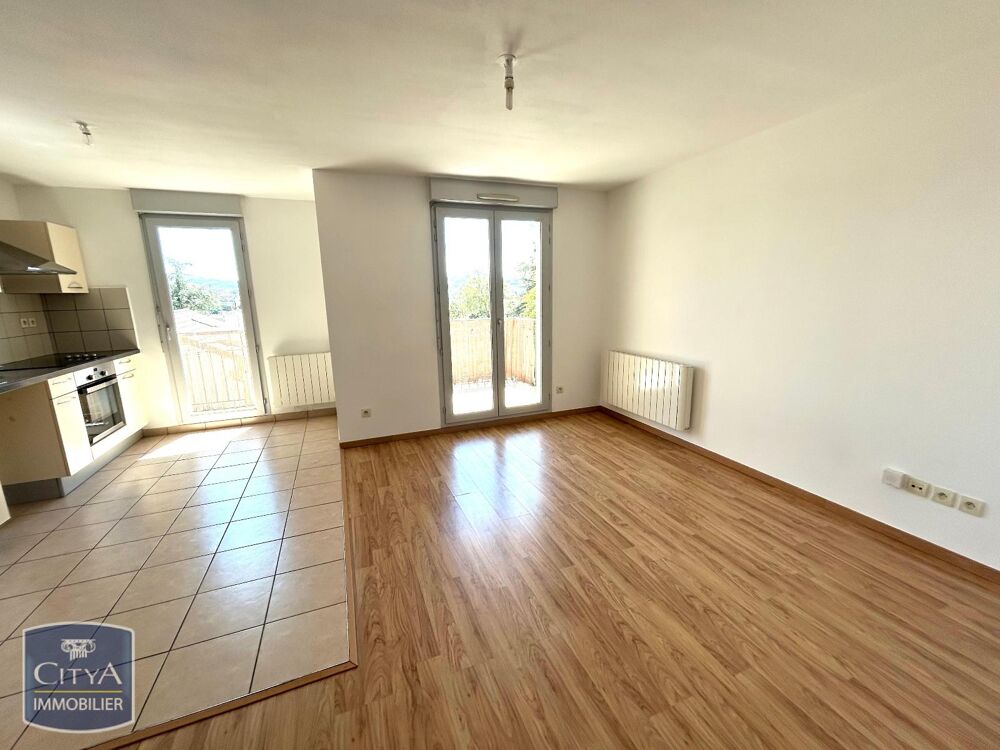 À LOUER ! Découvrez cet appartement récent T3 situé à ST....