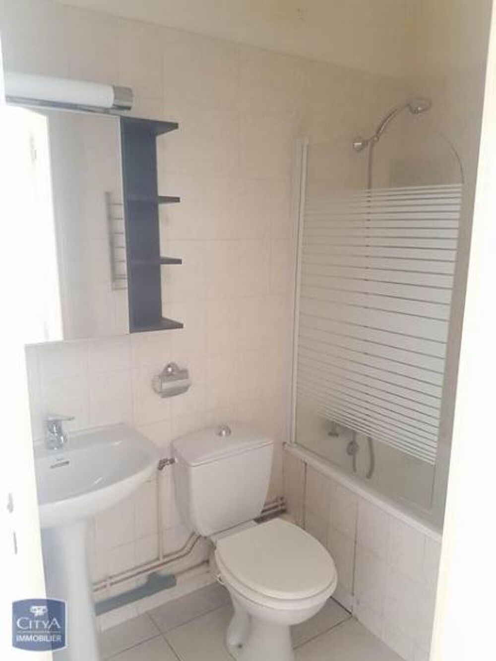 En location : venez découvrir cet appartement T2 de 33,7....