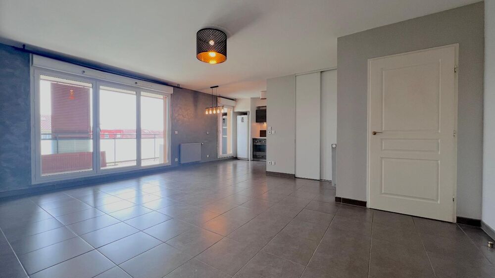 vente Appartement - 4 pièce(s) - 81 m² Décines-Charpieu (69150)