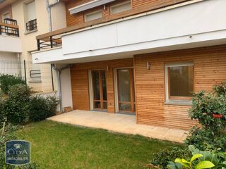  Appartement à louer 3 pièces 65 m²
