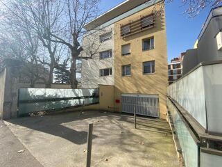  Parking / Garage � louer 