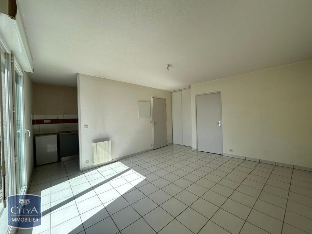À LOUER : Appartement T2 situé à Laval, dans le code pos....