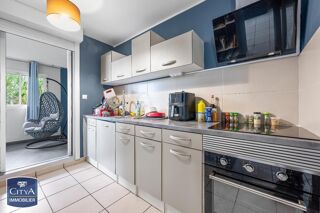  Appartement à louer 4 pièces 100 m²