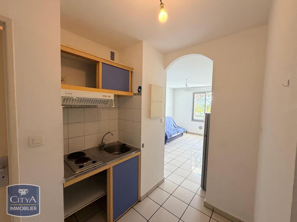 location Appartement - 1 pièce(s) - 28 m² Sainte-Clotilde (97490)