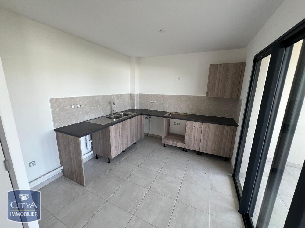 location Appartement - 3 pièce(s) - 64 m² Saint-Pierre (97410)