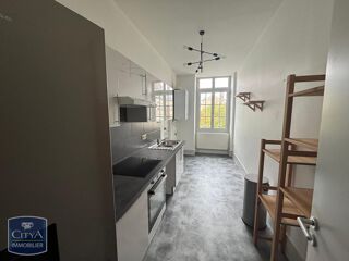  Appartement à louer 6 pièces 169 m²