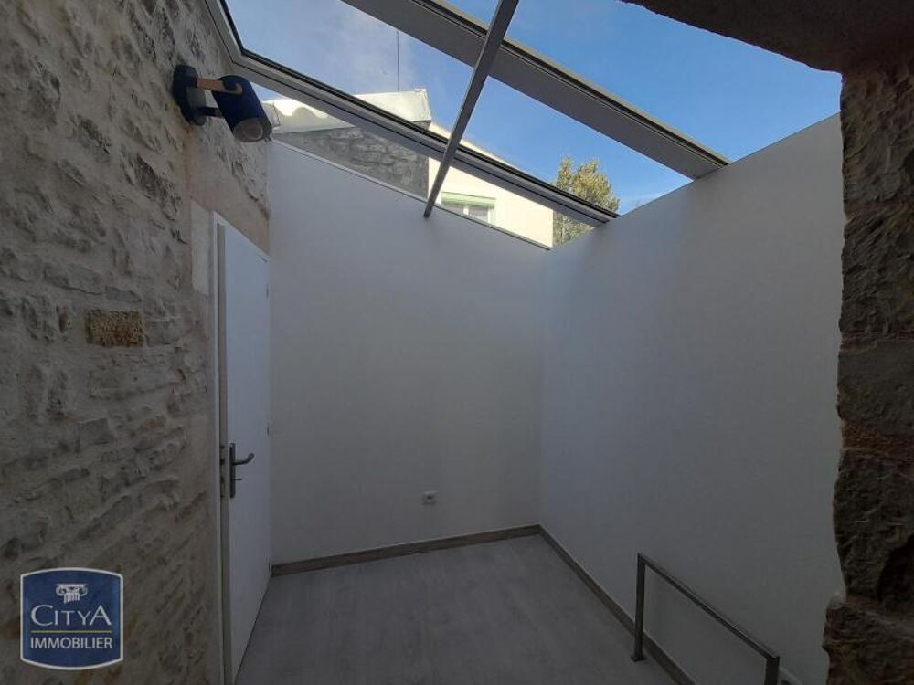 À LOUER, Maison de 85m2 proche de la Rochelle à SAINT-SO....