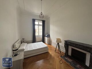  Appartement à louer 6 pièces 169 m²