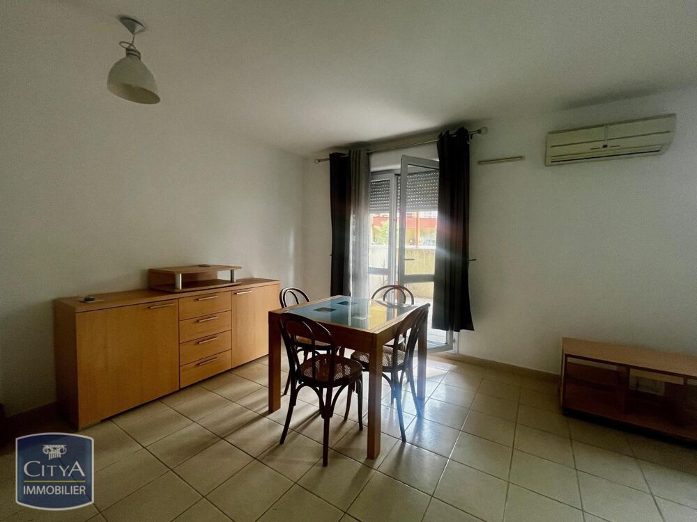 A LOUER - NIMES - STUDIO MEUBLE - PARKING EN SOUS SOL- T....