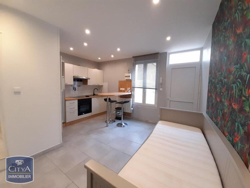 EXCLUSIVITÉ - STUDIO MEUBLE HYPER CENTRE A louer ce stud....