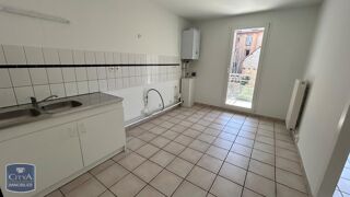  Appartement à louer 3 pièces 77 m²