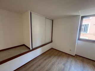  Appartement à louer 1 pièce 28 m²