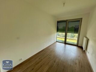  Appartement à louer 4 pièces 82 m²