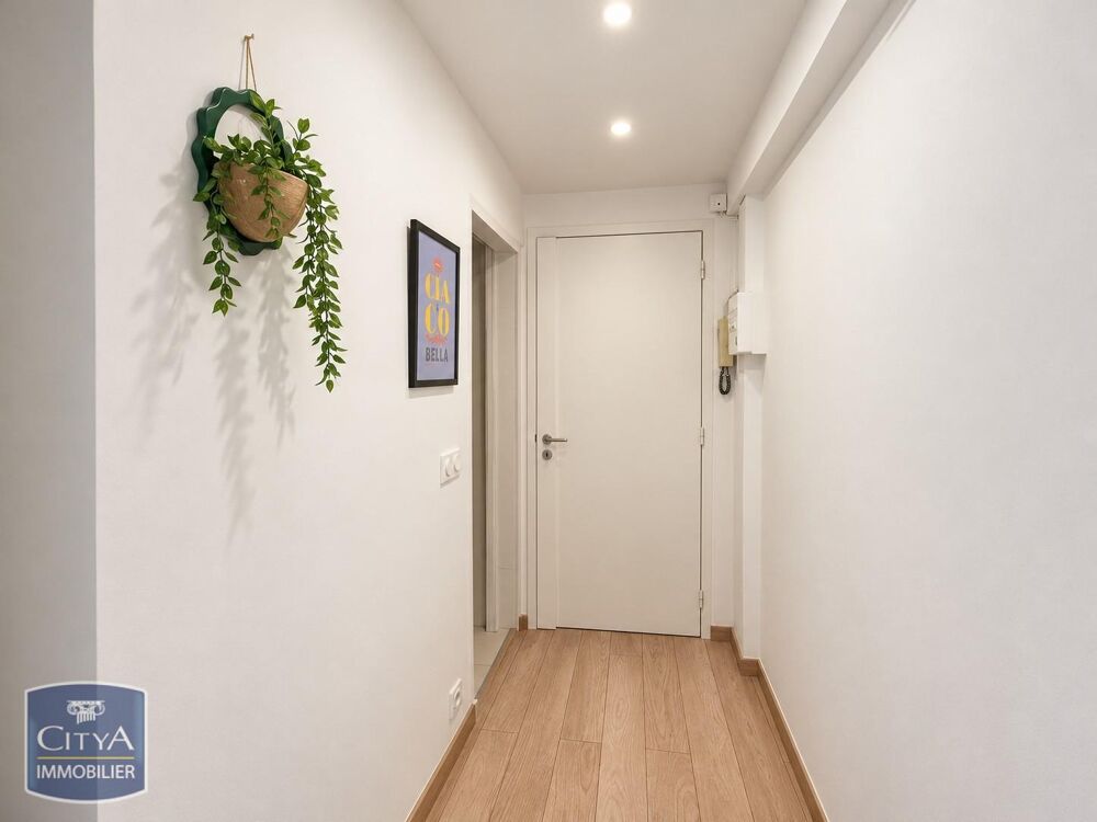 À LOUER - STUDIO MEUBLÉ À CANNES Citya Palmerose vous pr....
