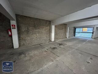  Parking / Garage à louer 