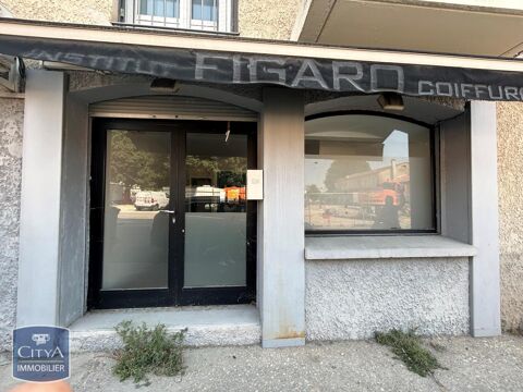 &Agrave; LOUER : Local commercial situ&eacute; &agrave; Carpentras, offran... 500 84200 Carpentras