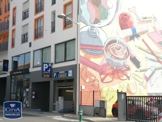  Parking / Garage à louer 