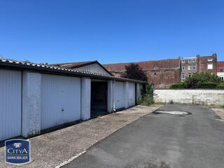  Parking / Garage à louer 