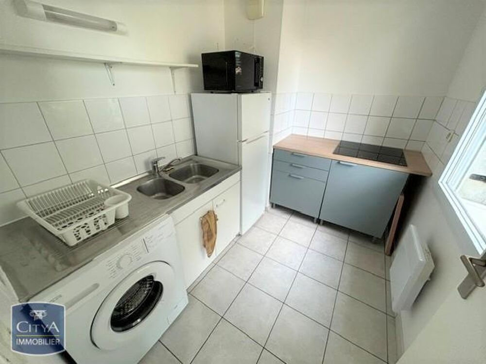 A LOUER - APPARTEMENT T3 MEUBLE AVEC BALCON PARKING ET C....