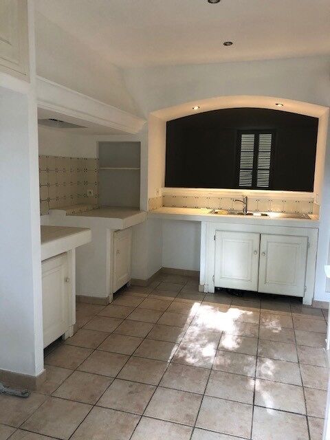  Appartement � louer 3 pi�ces 98 m�