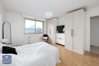  Appartement à louer 3 pièces 94 m²