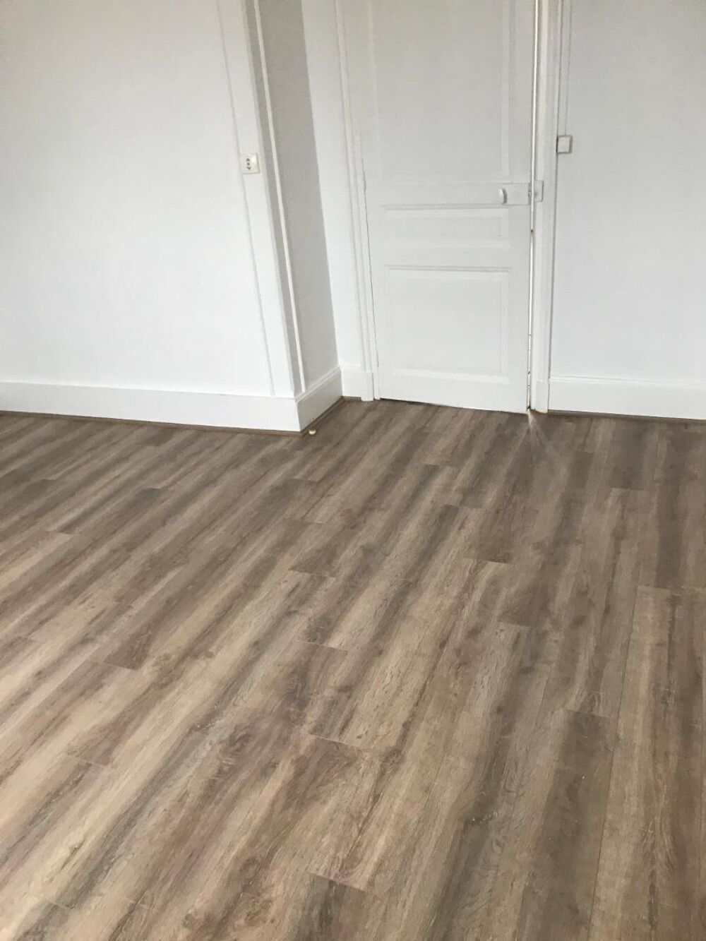 location Appartement - 4 pi�ce(s) - 80 m� D�cines-Charpieu (69150)