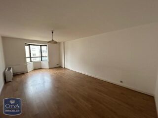 Appartement à louer 3 pièces 83 m²