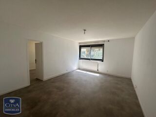  Appartement à louer 3 pièces 65 m²