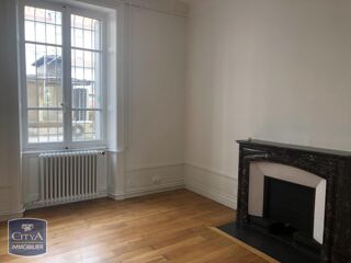  Appartement à louer 5 pièces 157 m²