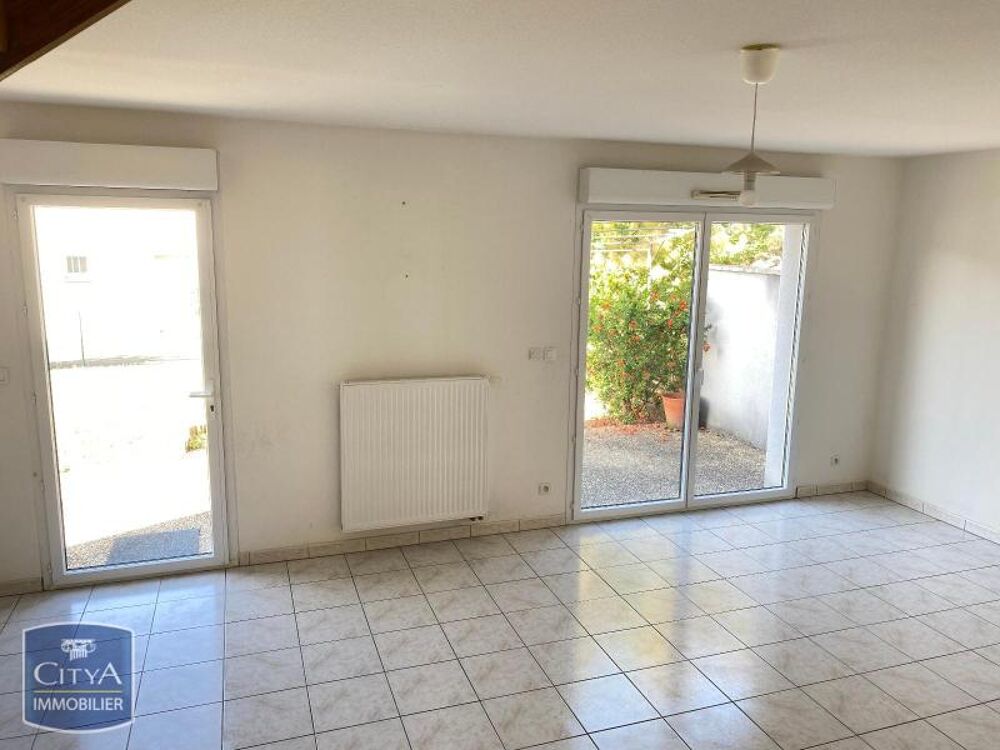 Sainte Pezenne - À LOUER : Maison T4 située dans le quar....