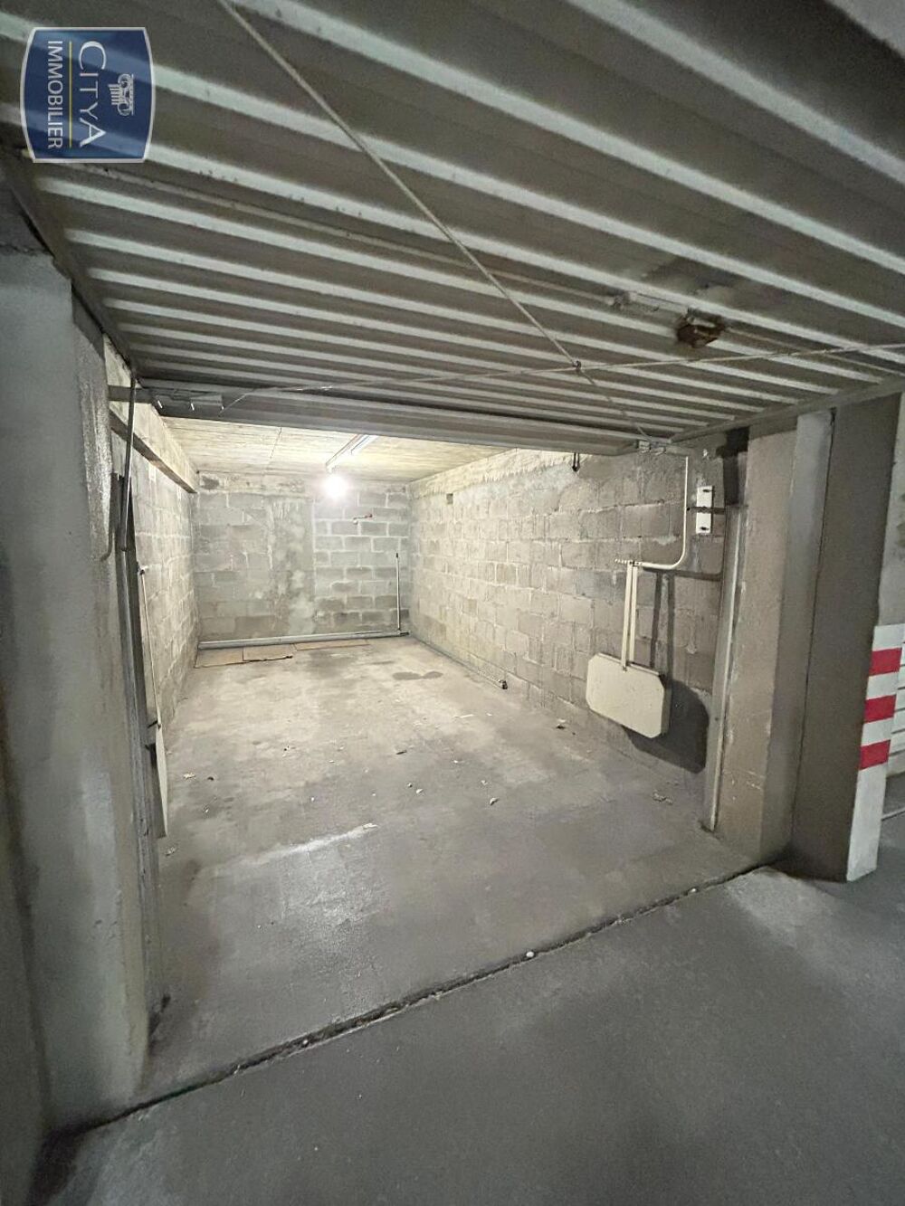 location Parking / Garage Tours (37000)