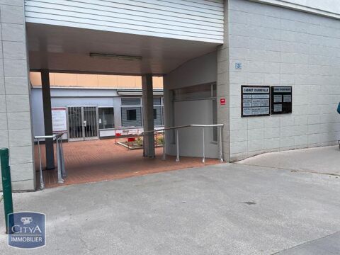 Local professionnel au rez de chaussée de 30m² loué p... 240 42000 Saint etienne
