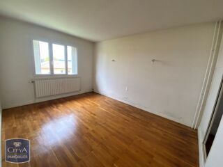  Appartement à louer 4 pièces 86 m²