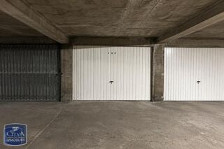  Parking / Garage à louer 