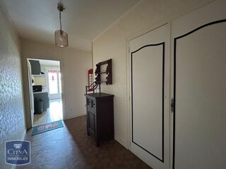 Appartement à louer 4 pièces 79 m²