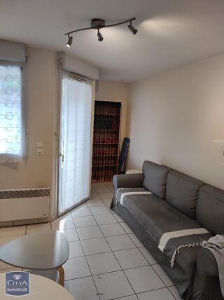  Appartement à louer 2 pièces 33 m²