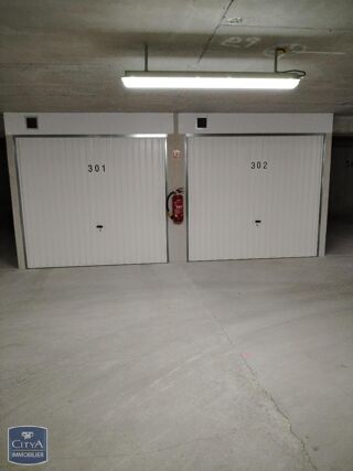  Parking / Garage à louer 