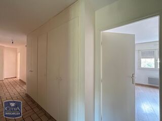  Appartement à louer 4 pièces 90 m²