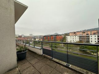  Appartement à louer 5 pièces 112 m²