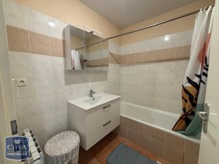  Appartement à louer 3 pièces 64 m²