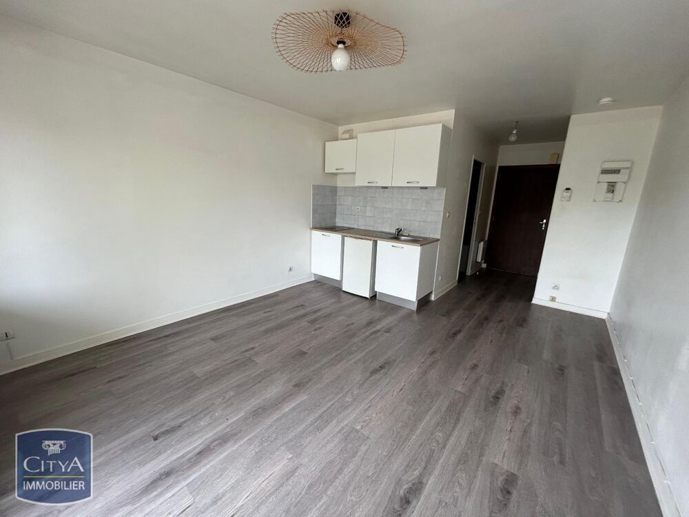 STUDIO AVEC PARKING ET BALCON VUE SUR LA MAYENNE - QUART....