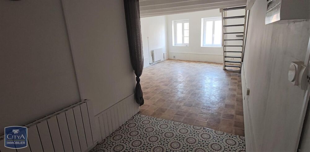 À LOUER : Appartement T1 en duplex situé à Chalon-sur-Sa....