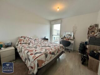  Appartement à louer 4 pièces 77 m²