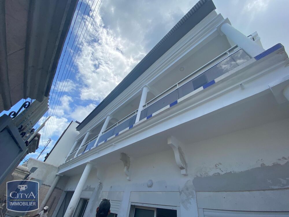 location Maison - 7 pièce(s) - 171 m² Saint-Denis (97400)