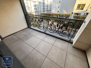  Appartement à louer 4 pièces 79 m²