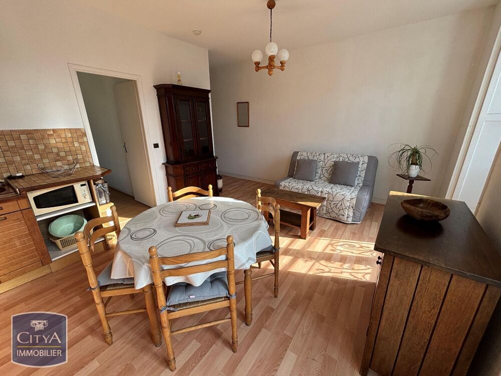 À LOUER : Appartement ancien T2 situé dans la charmante ....