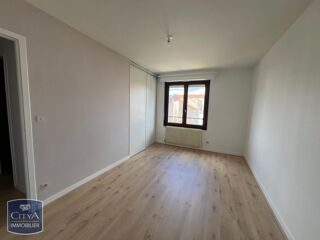  Appartement à louer 4 pièces 105 m²