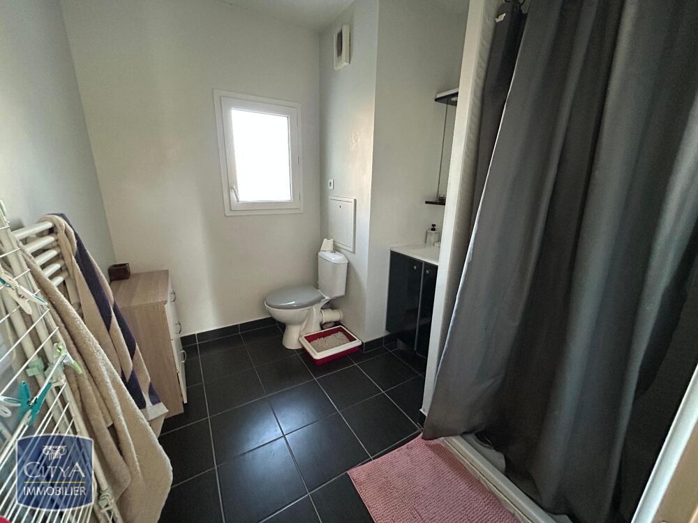 À LOUER : Appartement T2 à ST JEAN D'ILLAC, dans un cadr....