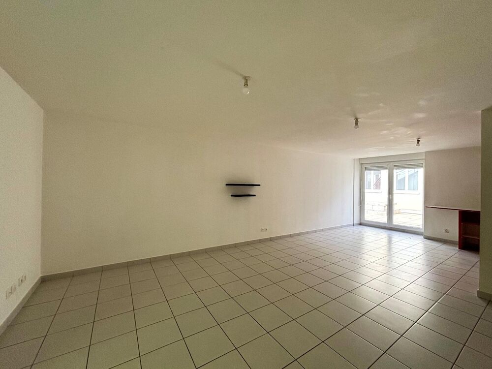 location Appartement - 3 pièce(s) - 74 m² Sochaux (25600)