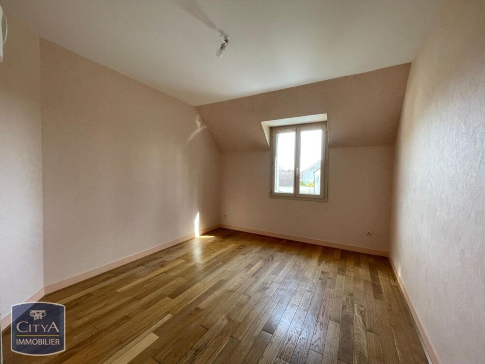 À LOUER : Appartement T3 situé à Herbault, dans le dépar....